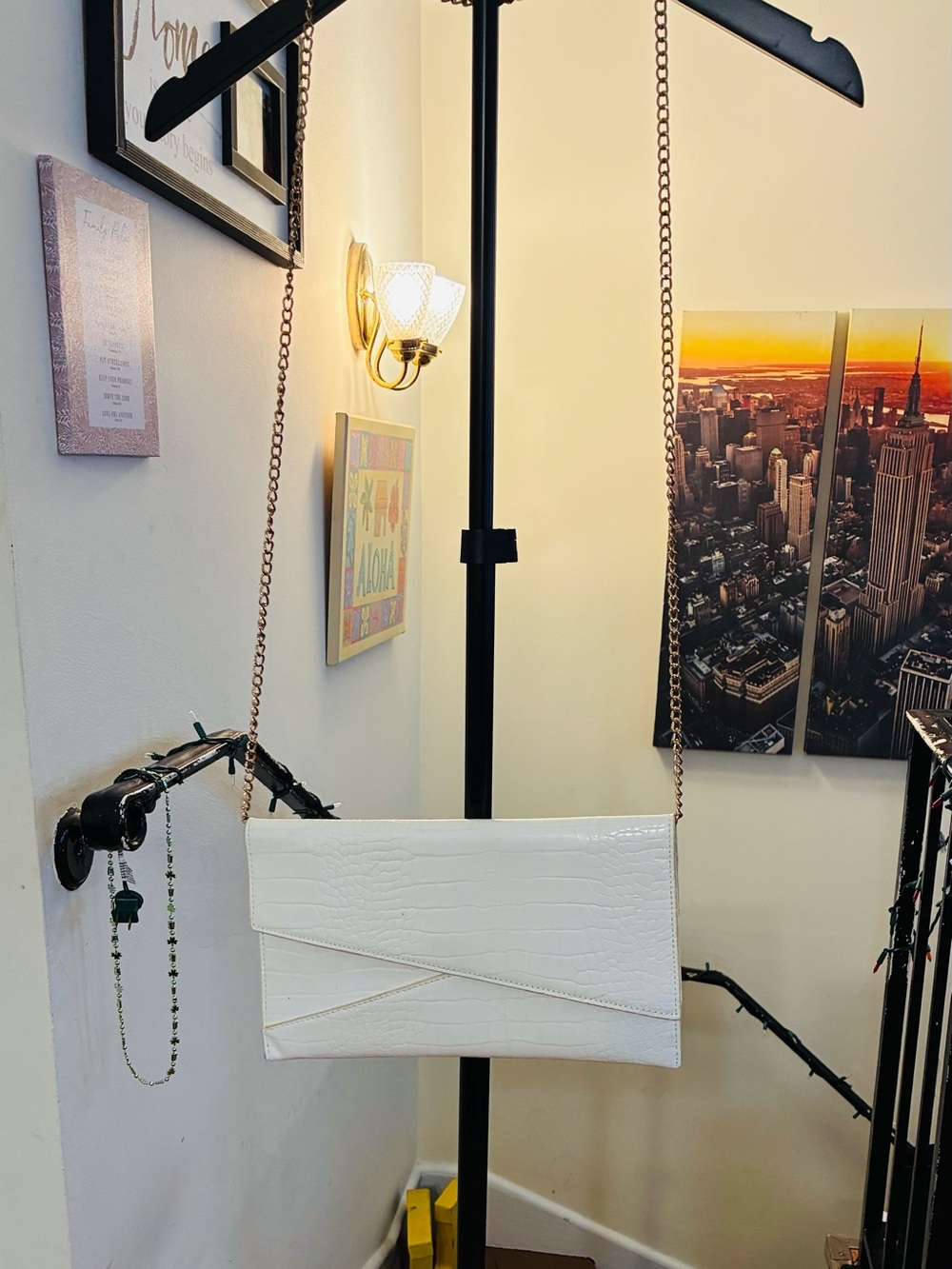 Fashion Nova White Croc-Embossed Chain Strap Clutch